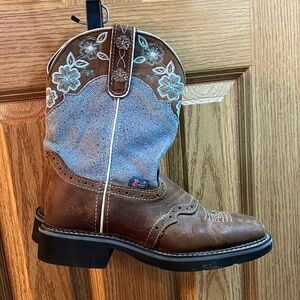 Justin cowgirl boots, size 7B
